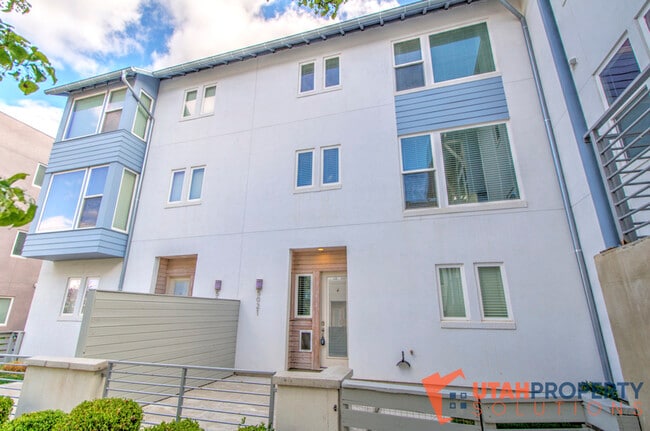 Photo - 5021 W Daybreak Pkwy