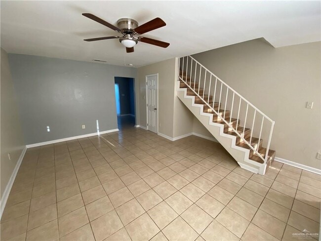 Photo - 10-25 1/2 N 25 1/2 St