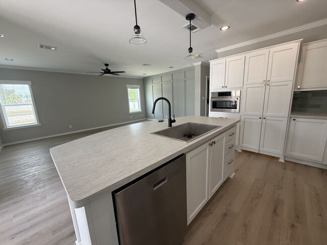 1659 Voyager Dr