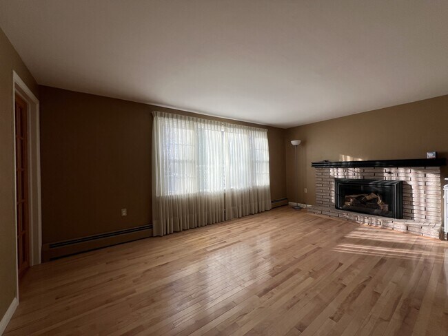 Photo - 53 Maple Ave Unit 3