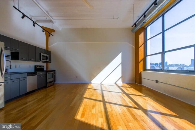 Building Photo - 2200 Arch St Unit 805