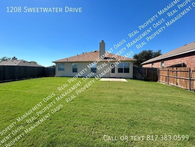 1208 Sweetwater Dr