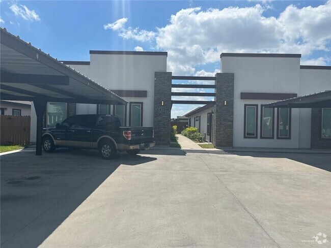 Building Photo - 210 Fig Dr Unit 3 Rental