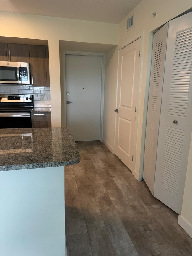 Building Photo - 11330 SW 3rd St Unit B1 Rental