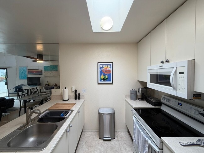 Photo - Light-Filled 1 Bed / 1 Bath Condo in UTC, San Diego – Skylights & Balcony