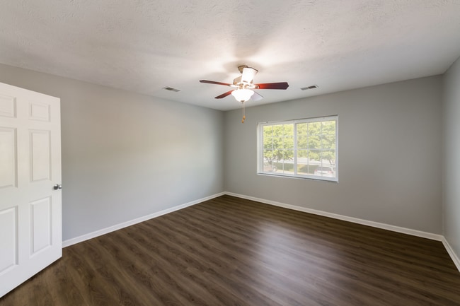 1 BR - Bedroom.jpg - Magnolia Apartments