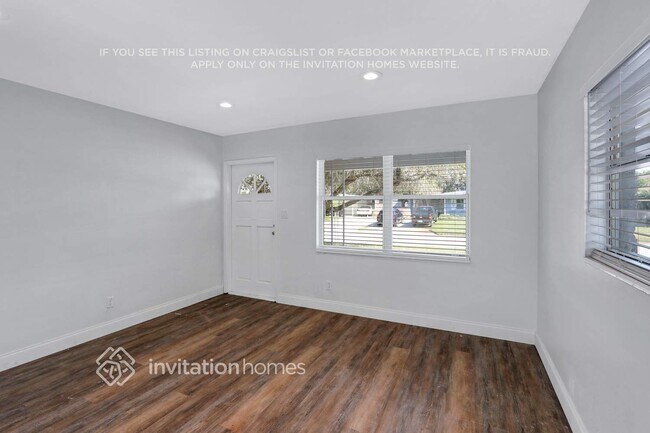 Photo - 3120 56th St N