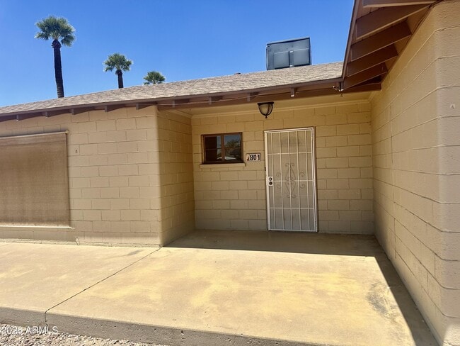 801 N Gilbert Ave