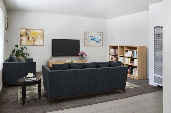 Photo - Las Palmas at 133 and 233 West I Street Apartamentos