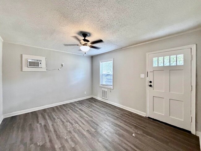 Photo - 4943 Buford Ave