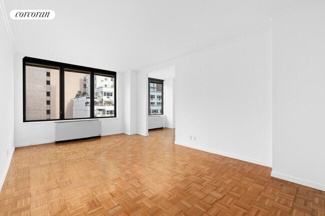 Building Photo - 150 E 57th St