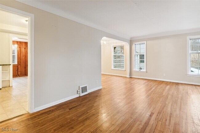 Photo - 3766 Warrendale Rd