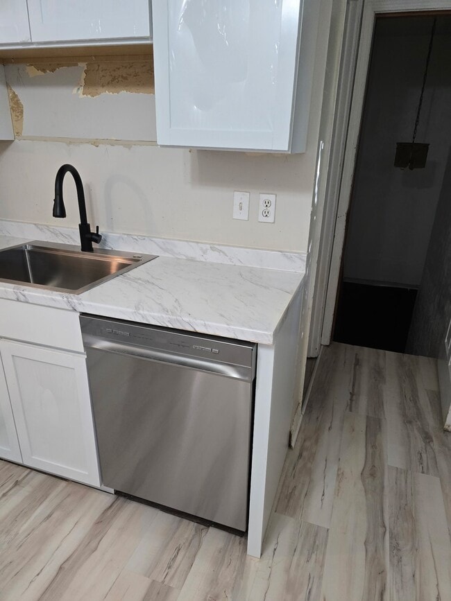 Photo - 5819 Medtree Pl