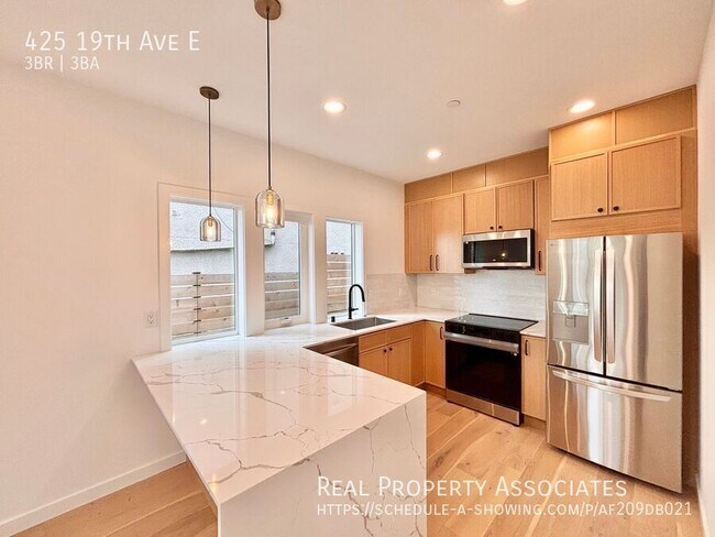 Photo - 425 19th Ave E