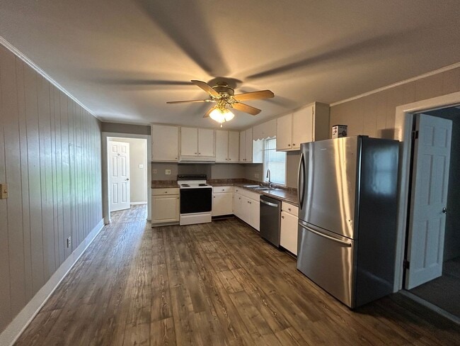 Photo - 23640 Riverton Rd