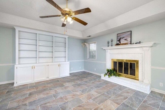 Photo - 15 Killarney Ln