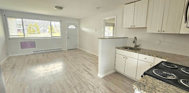 Photo - 125 Cosey Beach Ave Unidad A1