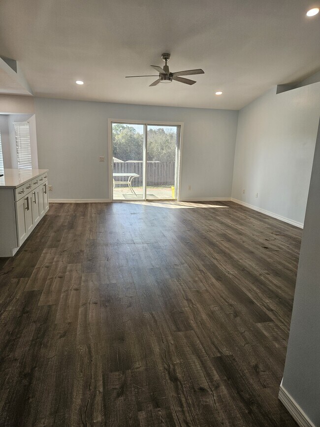 Photo - 1229 Northview Dr