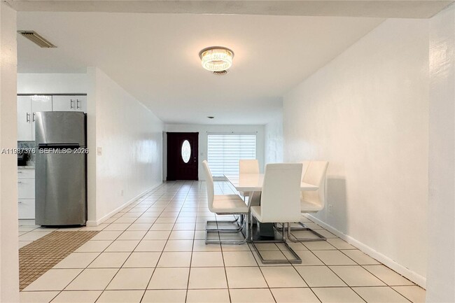 Photo - 1911 N 44th Ave