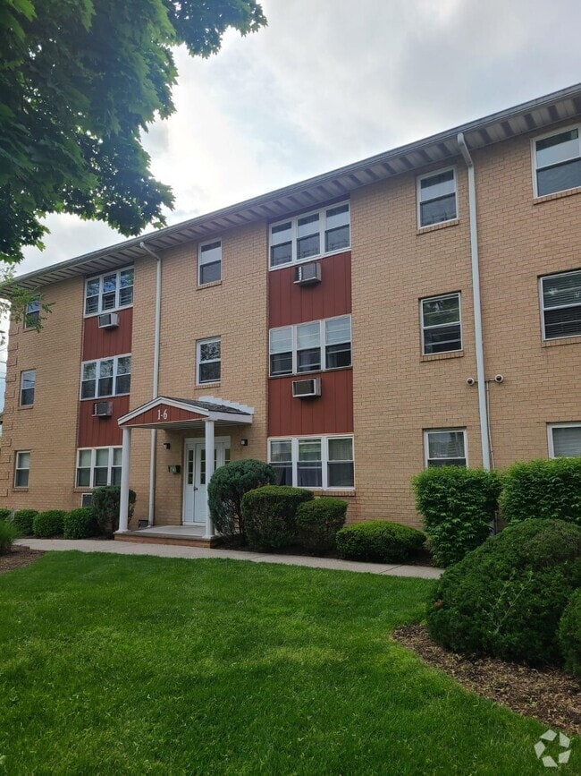 Building Photo - 2 Radio Ave Unit B2 Rental