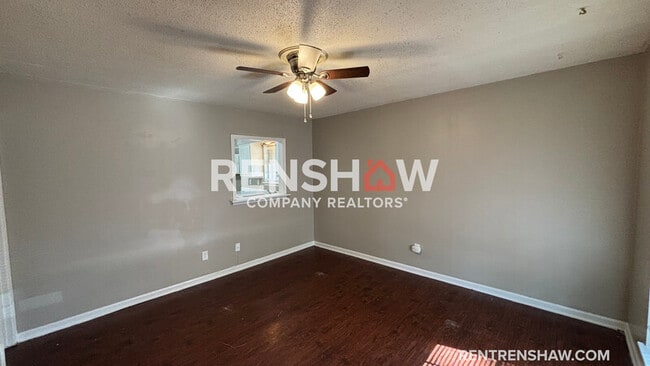 Photo - 2890 Meadowbrook Dr