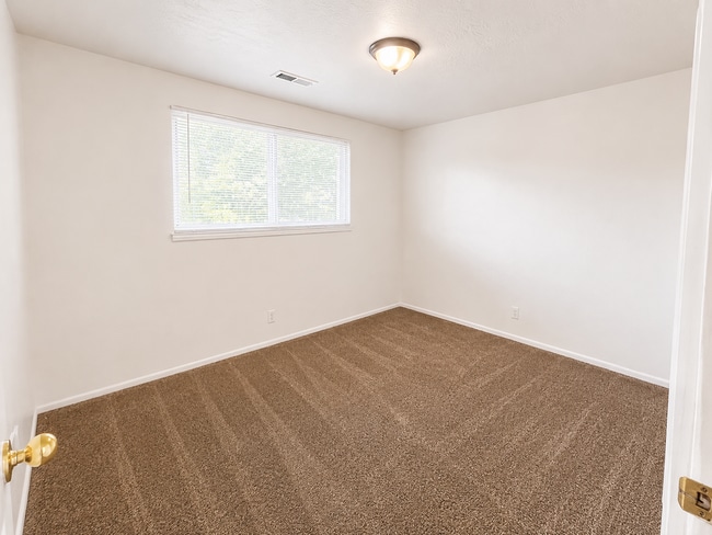 Photo - Lovely 2 Bedroom Apartment in Provo Unit 9