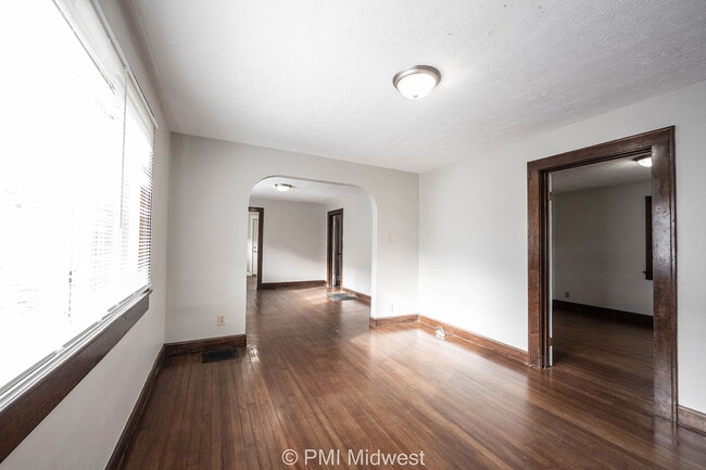 Photo - 4850 Hillside Ave