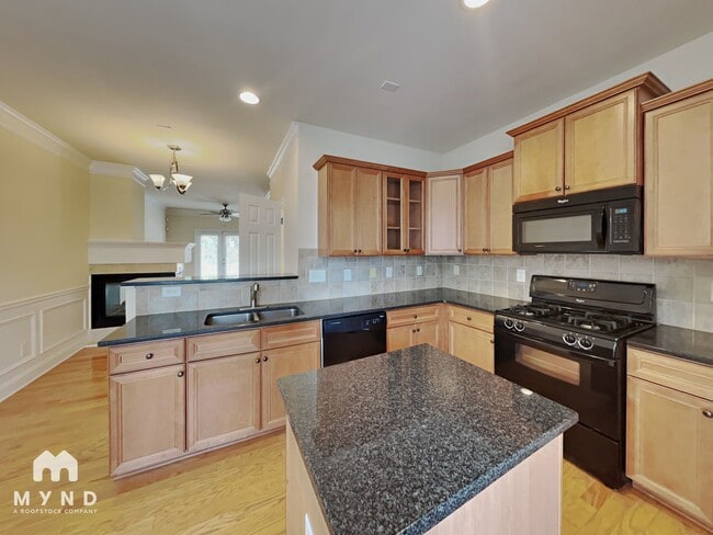 Photo - 213 16th St NW
