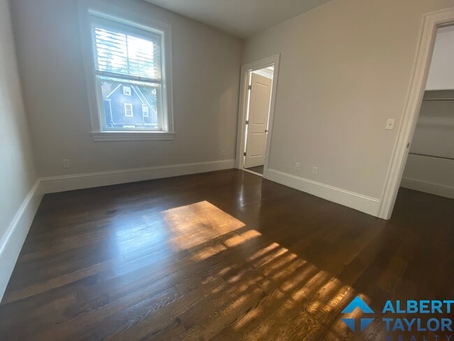 Photo - 2044 Beacon St Unit 1