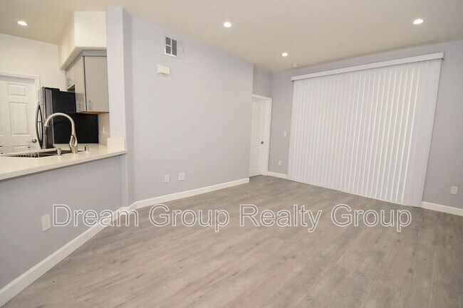 Photo - 7155 S Durango Dr