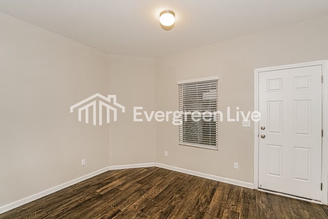 Photo - 16366 Creek Dr