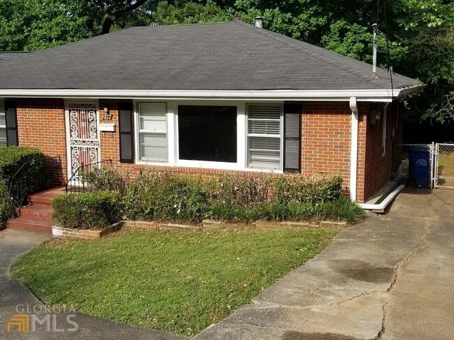 Photo - 817 North St NW