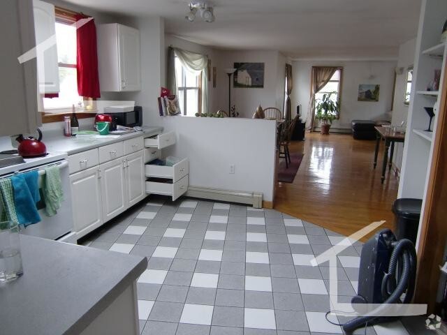 Building Photo - 66 Brooks St Rental
