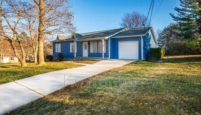 Building Photo - 6600 Woodcock Cir