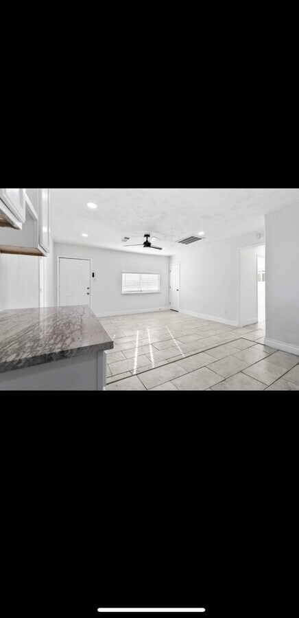 Photo - 10602 Buffum St