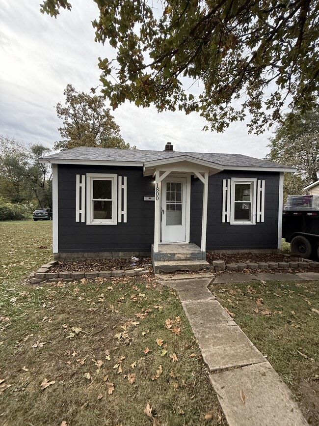 Photo - 1800 W Webster St