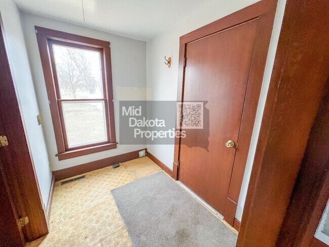 Photo - 101 W Wisconsin St