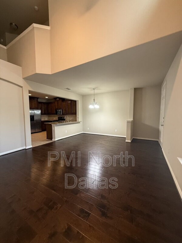 Building Photo - 528 S Greenville Ave Rental