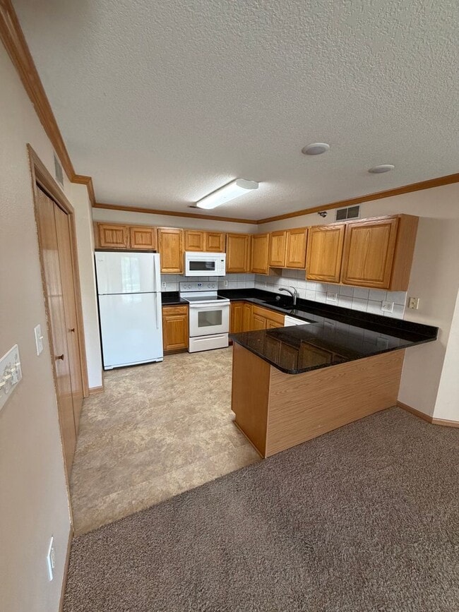 10121 Sutton Dr
