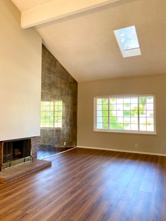 Photo - Amazing 4-bedroom home with a view, Availa...