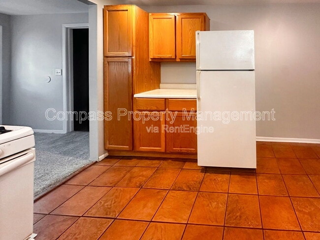 Photo - 142 Page St NE