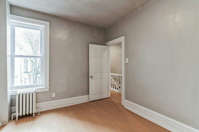 Photo - 864 E Chelten Ave