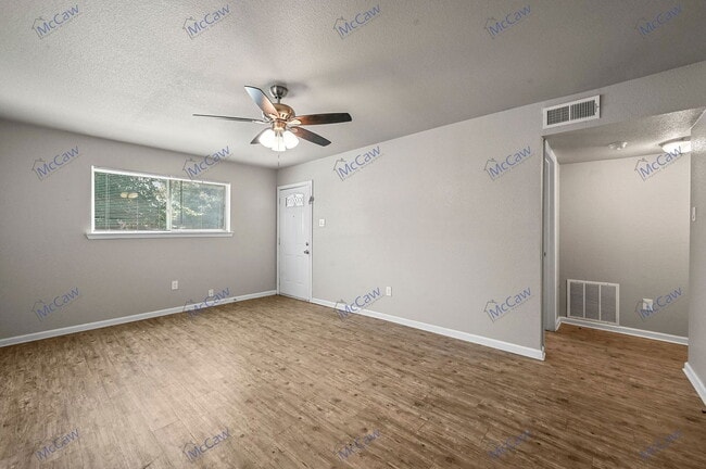 Photo - 760 Ponderosa Dr