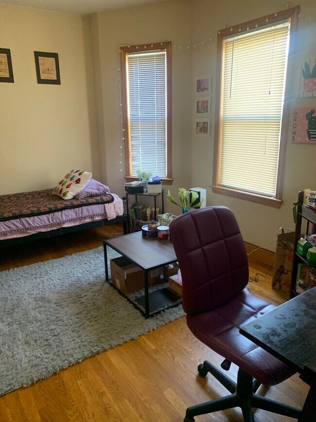 Photo - 22 Fairbanks St