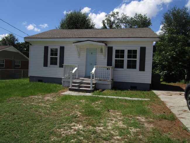 Building Photo - 22 Buttercup St