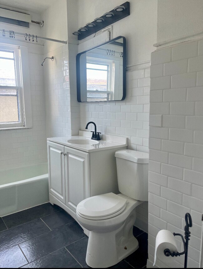 Photo - 68 Murray St Unit 3 Bedroom 1 Bath