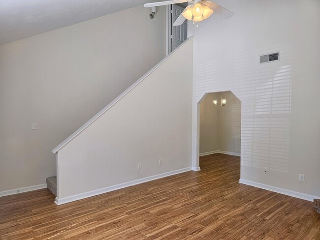 Photo - 431 Richview Park Cir E