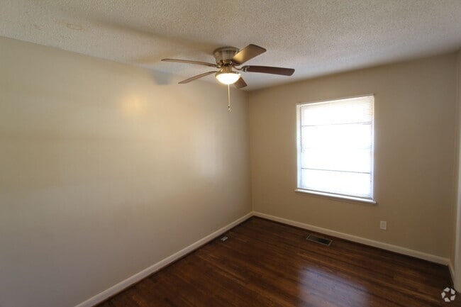 Building Photo - New On The Market with Fresh Updates!! Rental