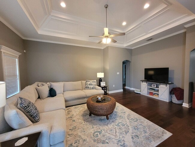 3966 Karaline Cir