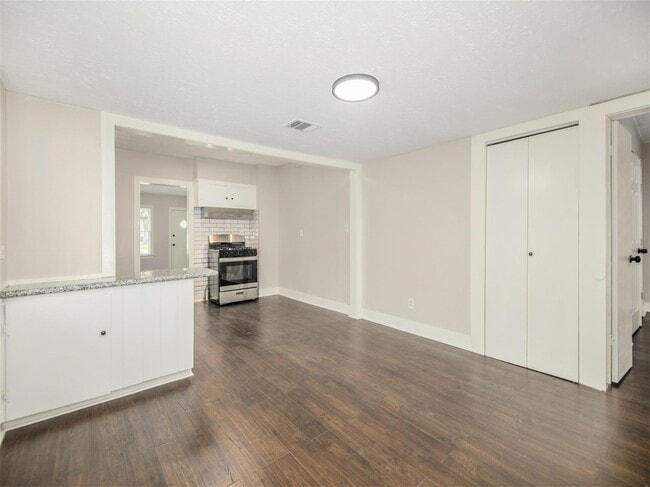 Photo - 319 N Cochran St